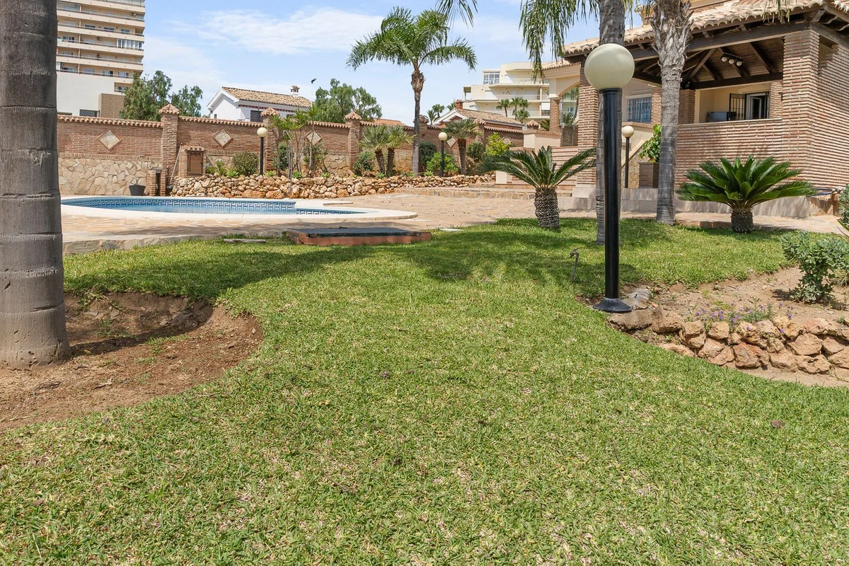 House - Detached Villa med 5 soverom