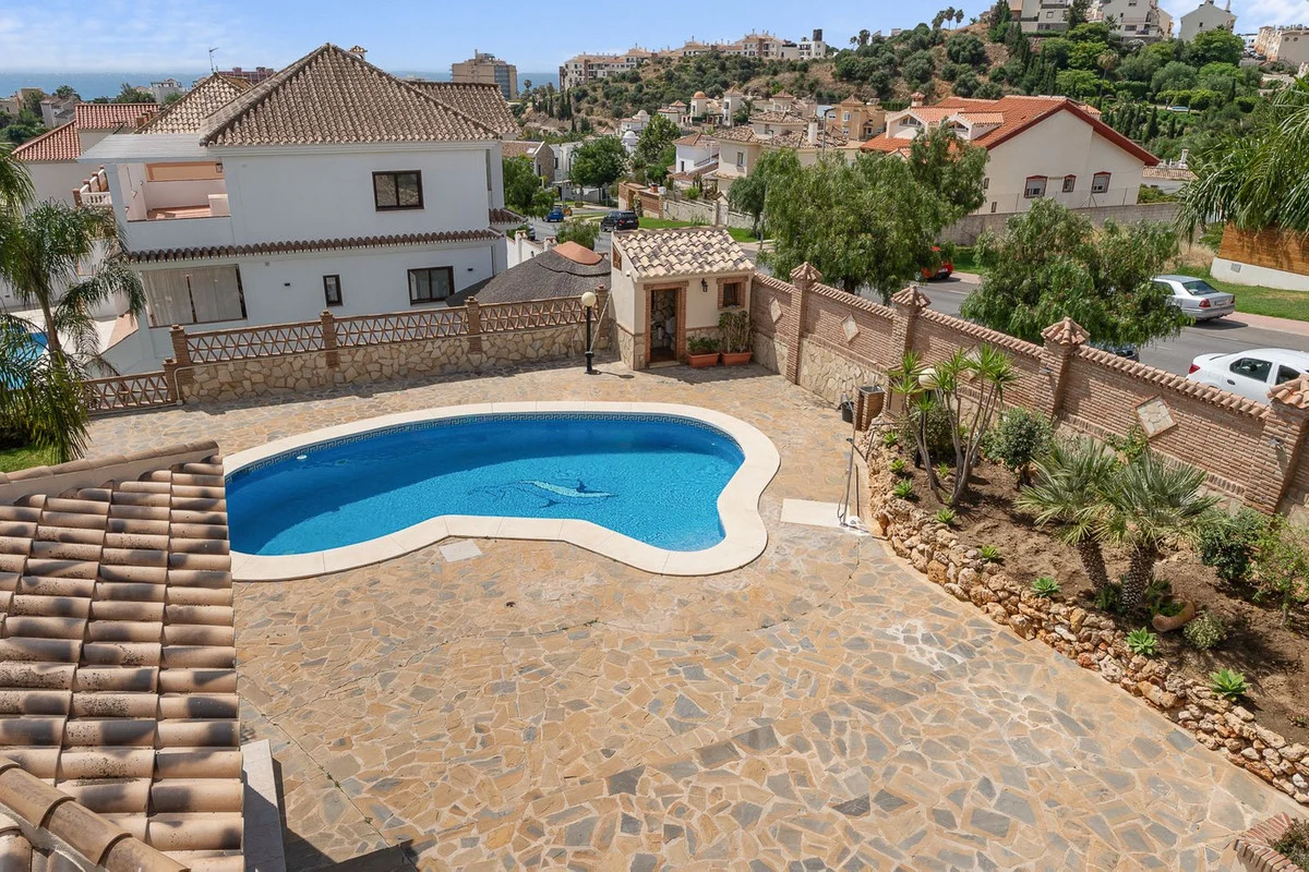 House - Detached Villa med 5 soverom