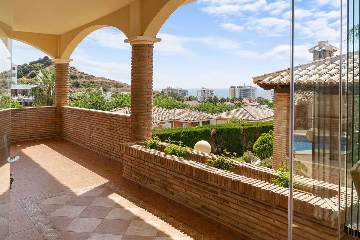 House - Detached Villa med 5 soverom