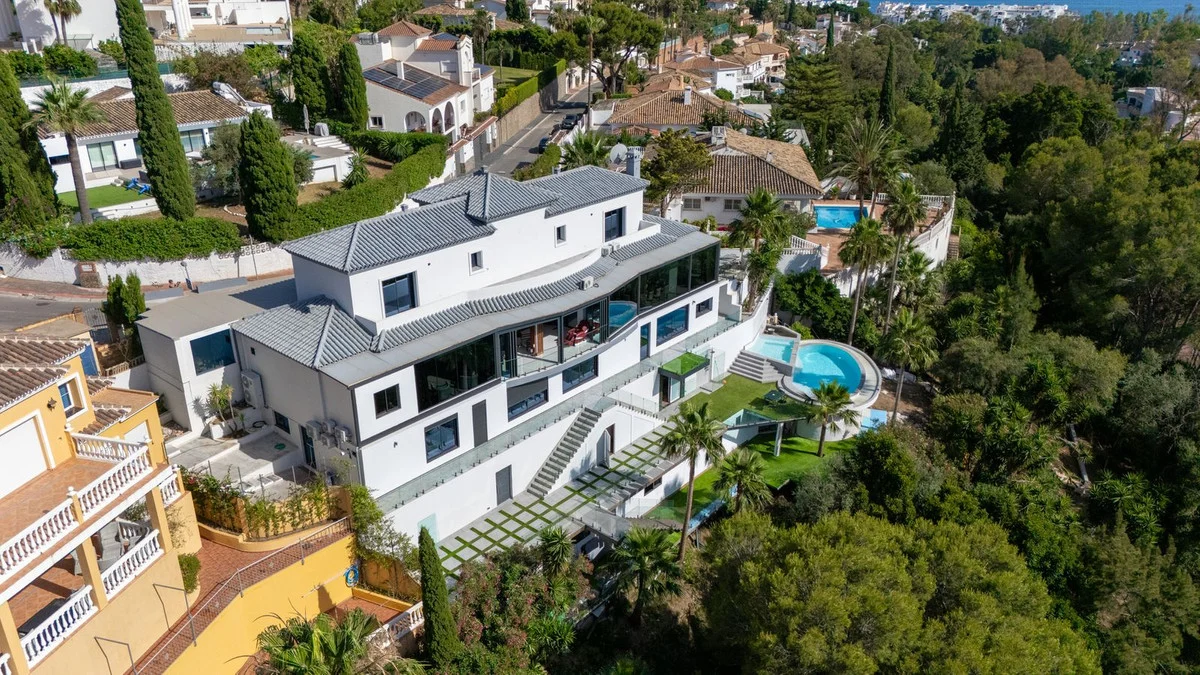 House - Detached Villa with 7 bedrooms