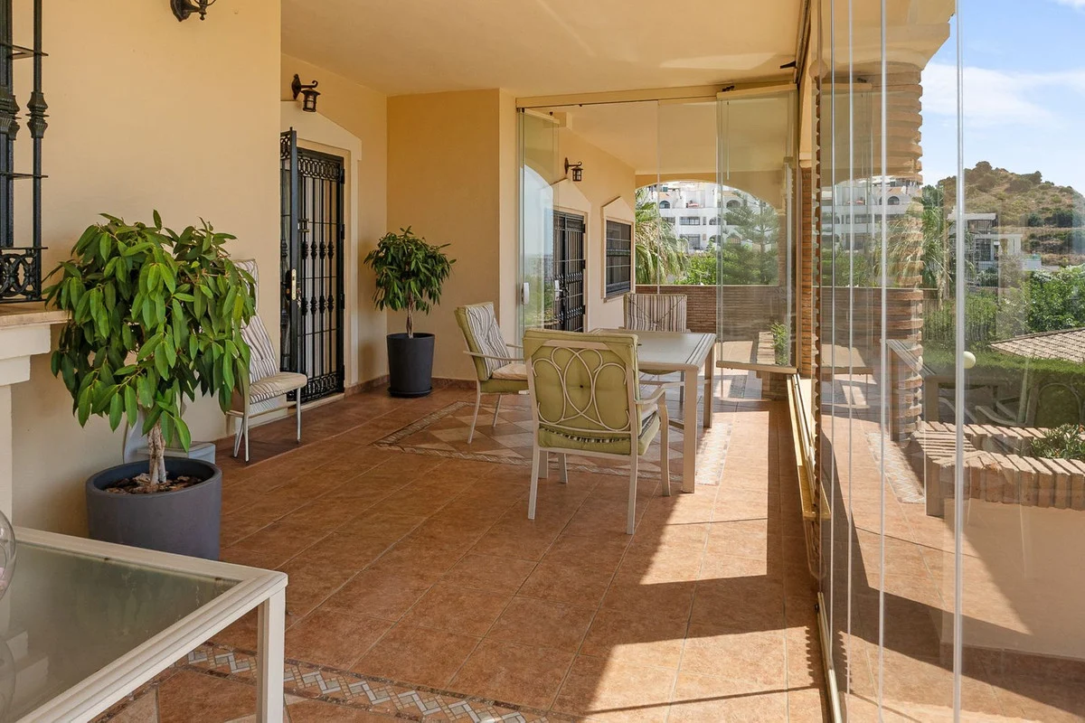 House - Detached Villa med 5 soverom