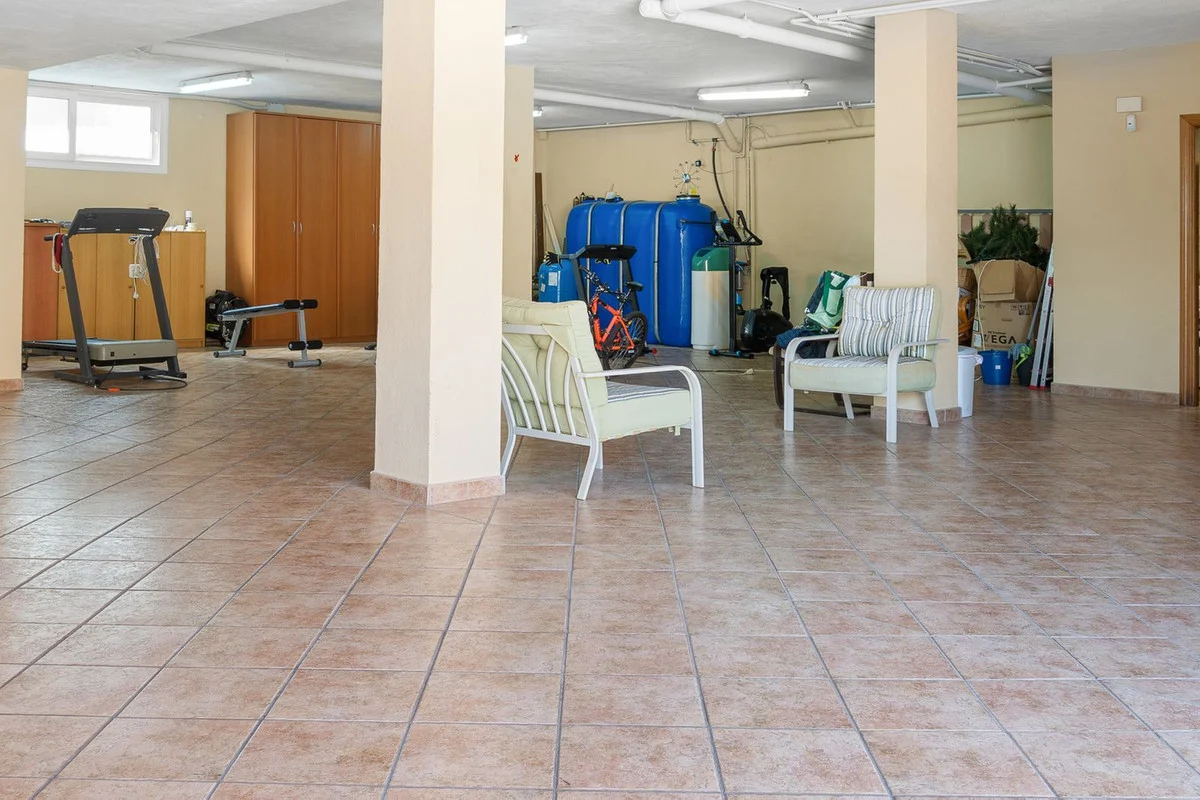 House - Detached Villa med 5 soverom