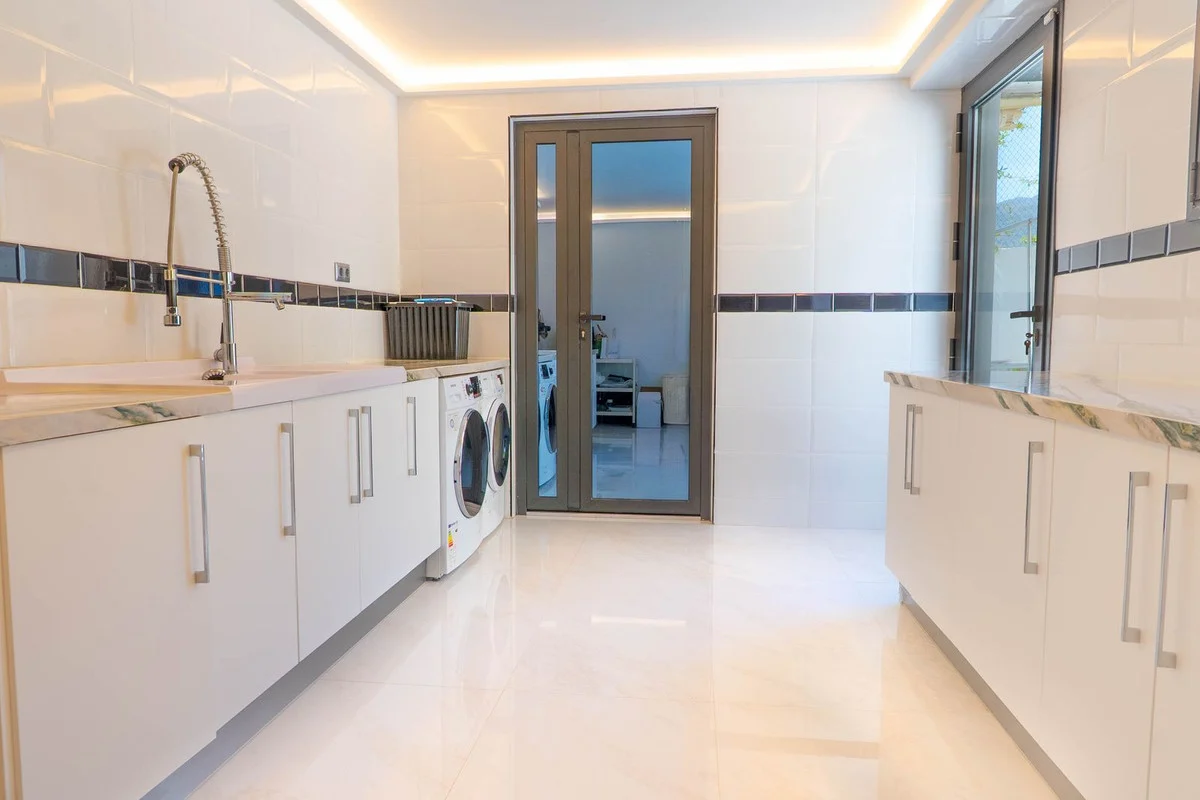 House - Detached Villa with 7 bedrooms
