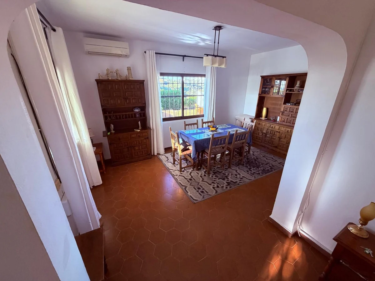 House - Detached Villa med 3 soverom
