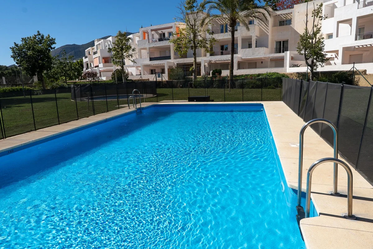 Apartment - Top Floor Apartment with 3 bedrooms