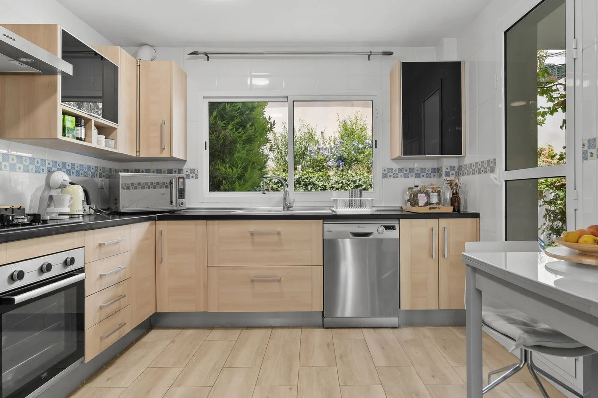 House - Townhouse, 4 makuuhuonetta