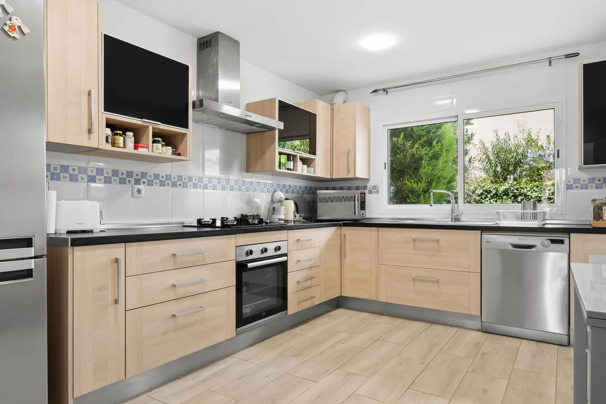 House - Townhouse, 4 makuuhuonetta