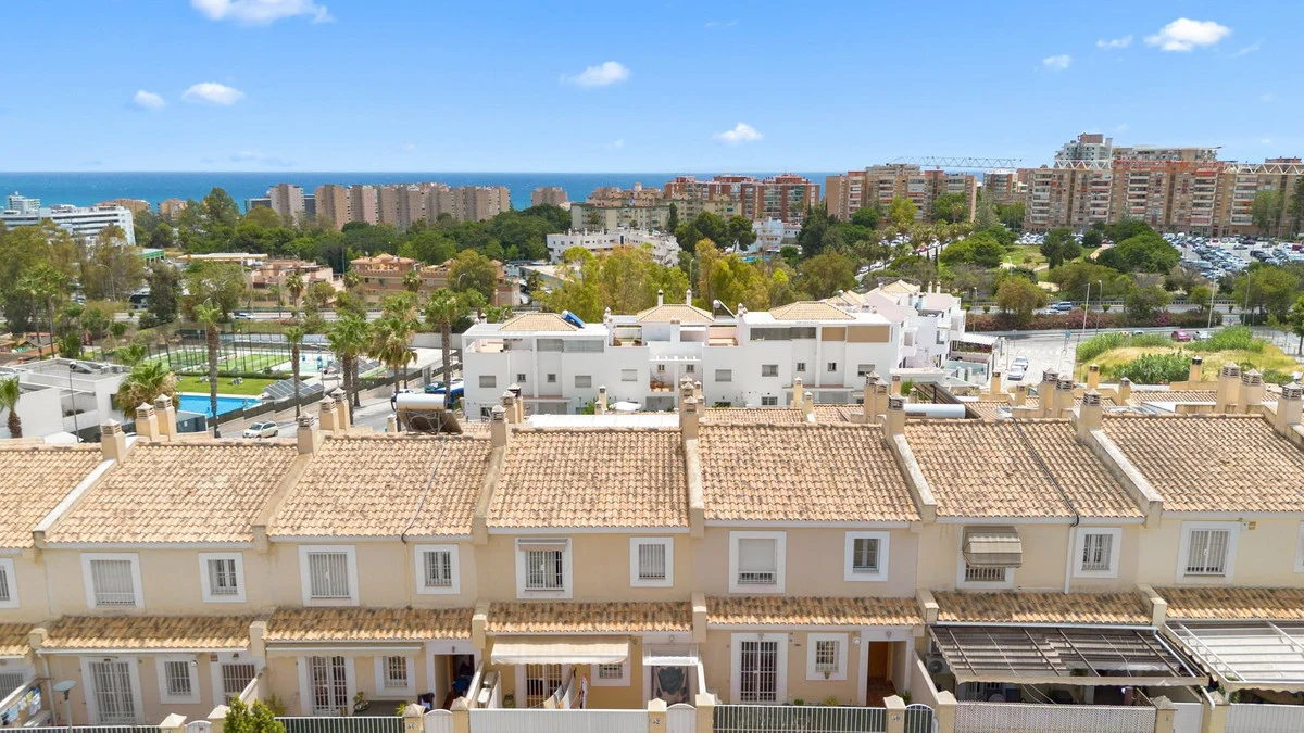 House - Townhouse, 4 makuuhuonetta