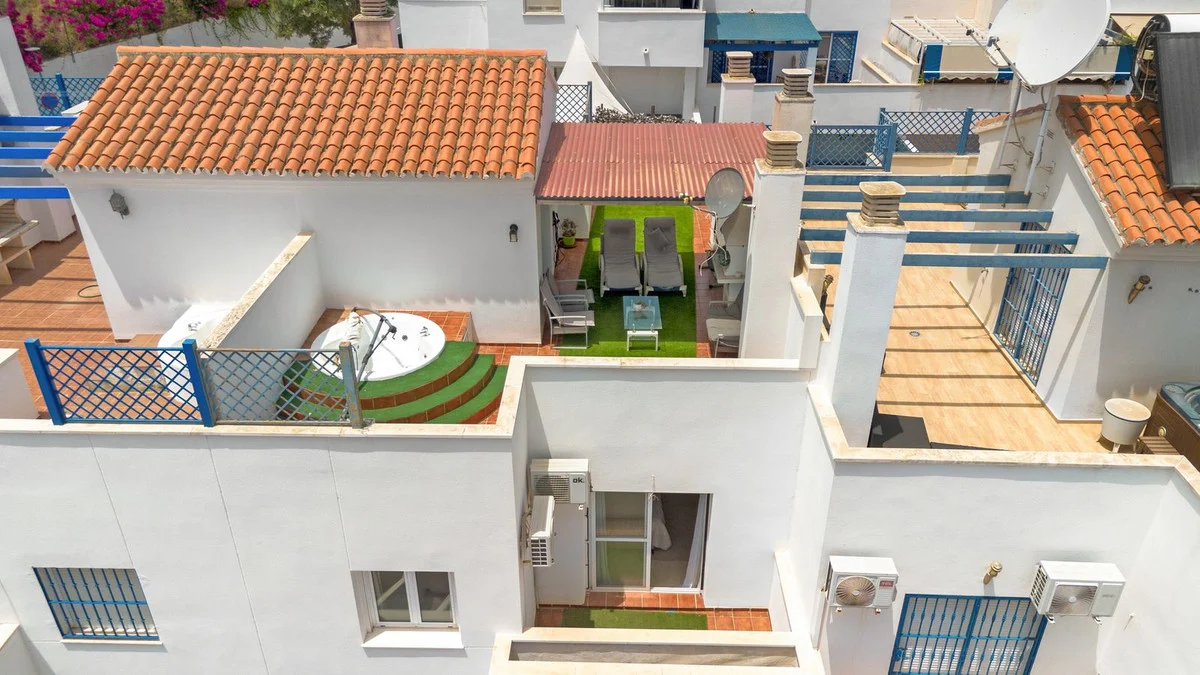 House - Townhouse, 4 makuuhuonetta