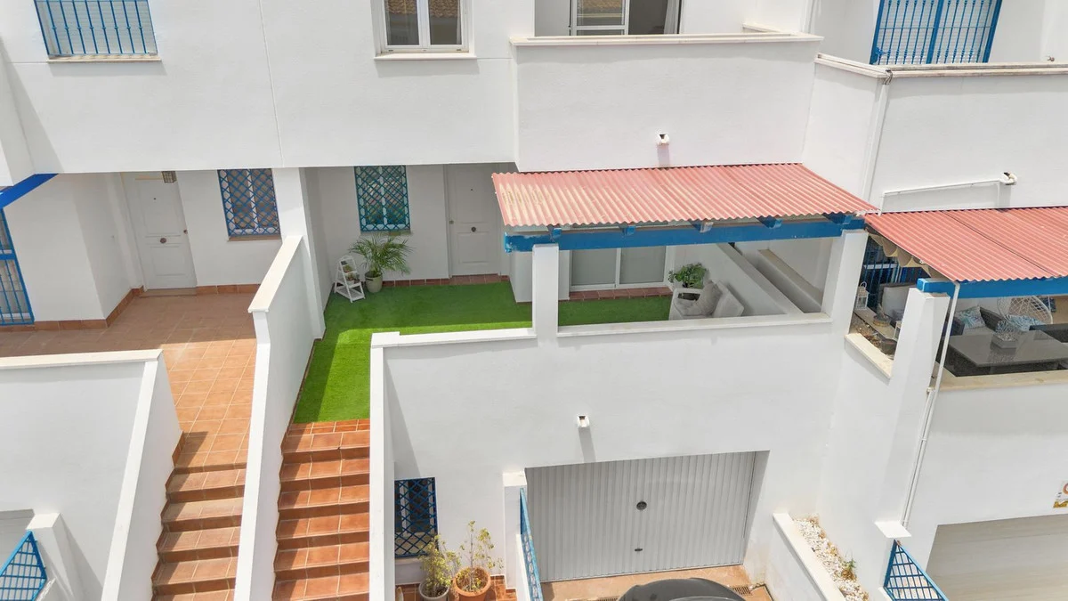 House - Townhouse, 4 makuuhuonetta