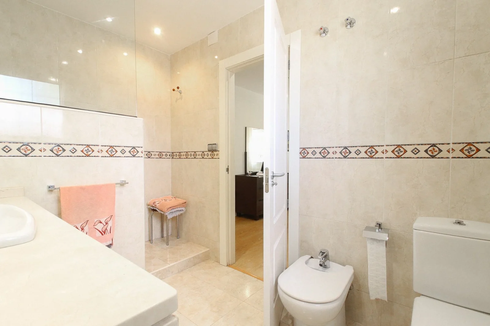 Villa with 6 bedrooms