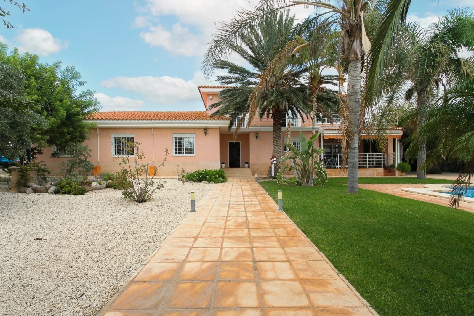 Villa with 6 bedrooms