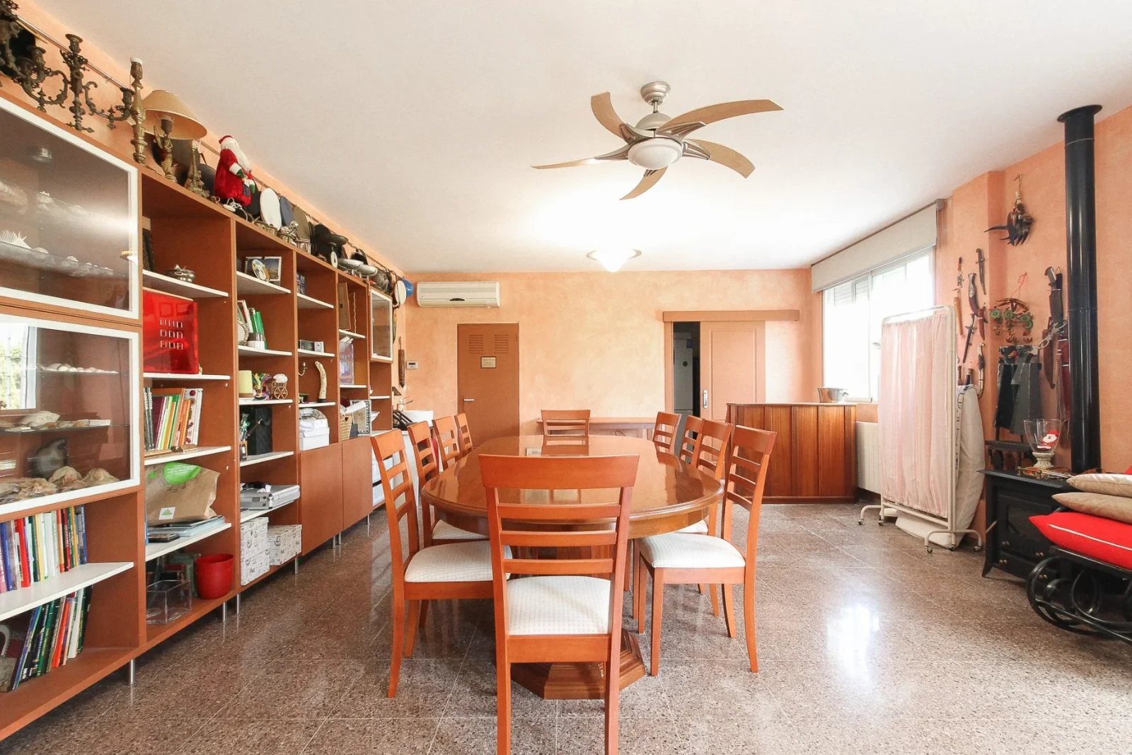 Villa with 6 bedrooms